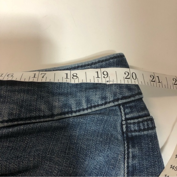 TORRID Embroidered High Rise Jean Shorts, size 22 - Picture 10 of 12